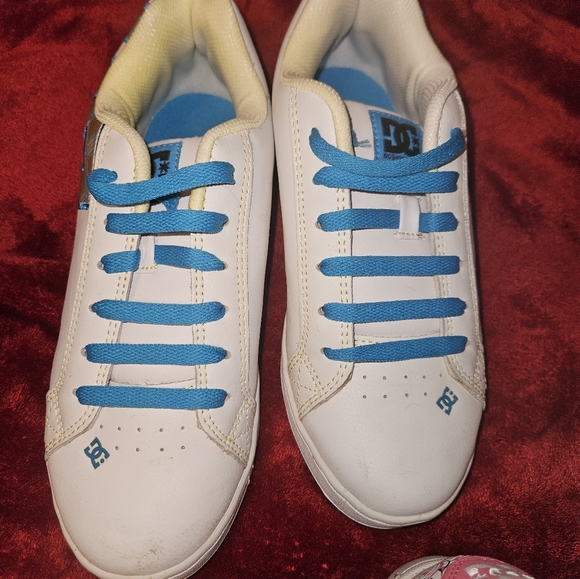 Blue and white DC - Picture 3 of 6